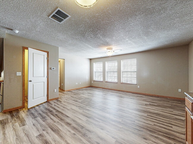 Living Room - 385 NE Sandalwood