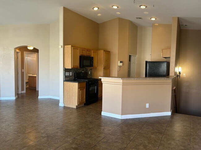 Foto del edificio - Beautiful 2 bedroom townhome with attached garage