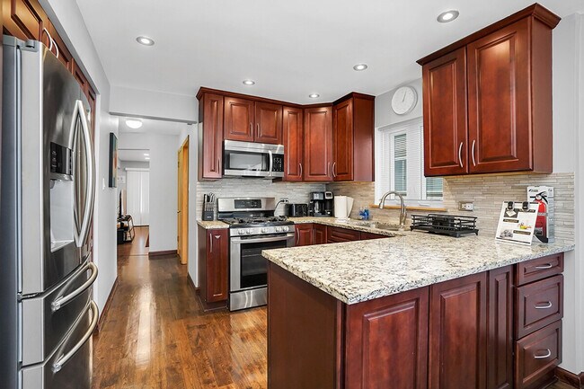 Foto del edificio - 6059 W 64th St