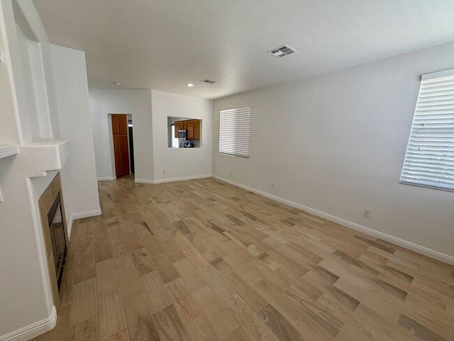 Building Photo - Cute and cozy 2 bedroom 2 bathroom condo