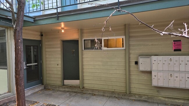 Photo - 1842 Canyon Blvd Apartment