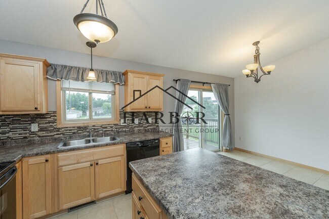 Foto del edificio - 3870 McIntosh Dr NW