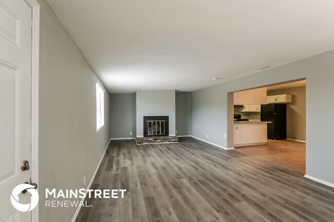 Building Photo - 1347 W 7th Dr