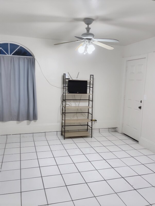 Foto del edificio - 9978 Lemon Ave