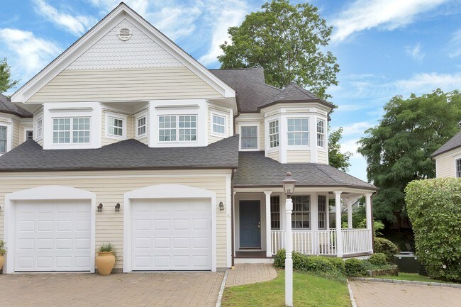 Front - 147 Holly Hill Ln