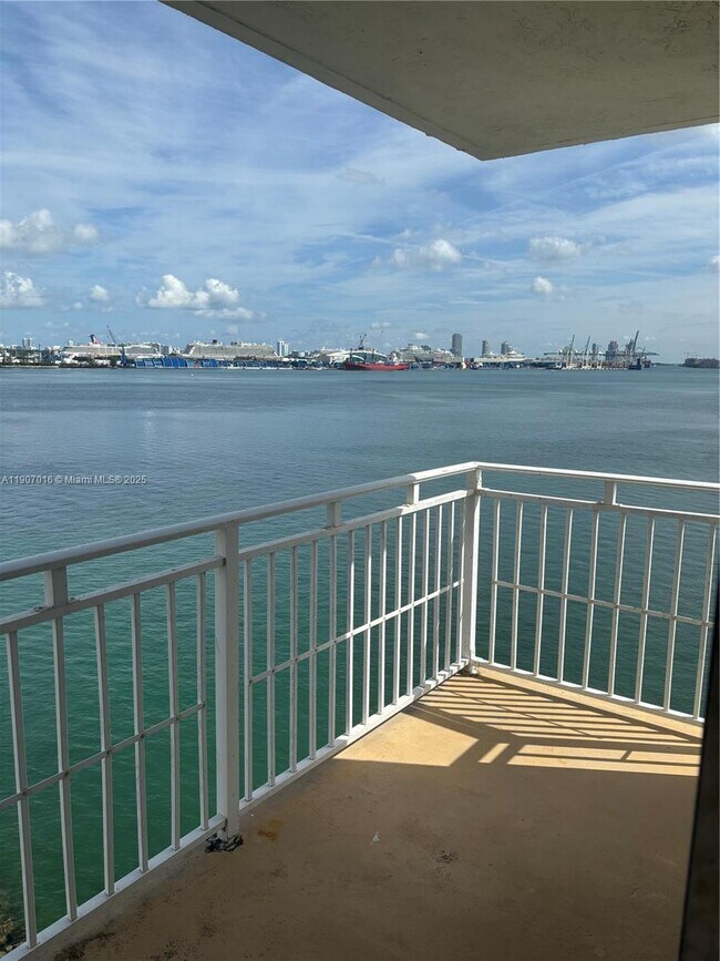 Building Photo - 770 Claughton Island Dr