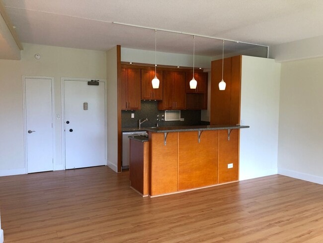 Foto del edificio - 2 Bed 2 Bath 1 Parking at Marco Polo Apartments, Great Views and Amenities!!!
