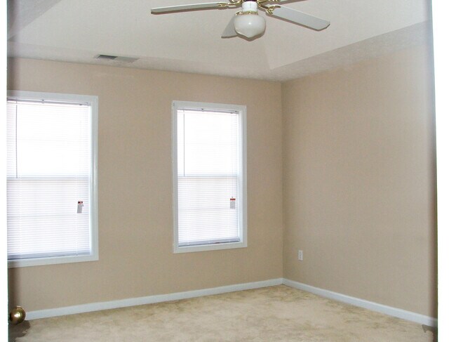 Foto del edificio - 3830 Michaels Creek Way