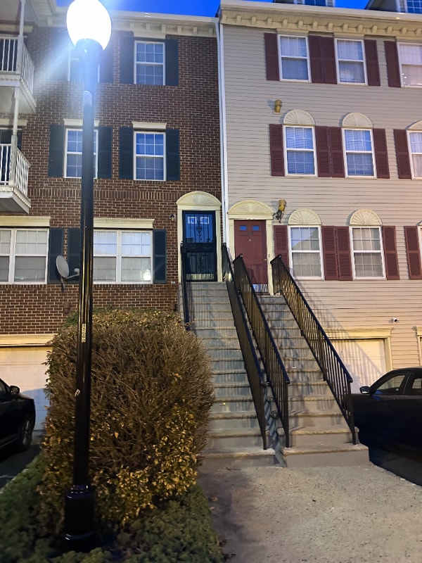 Building Photo - 212 Matthews Drive
