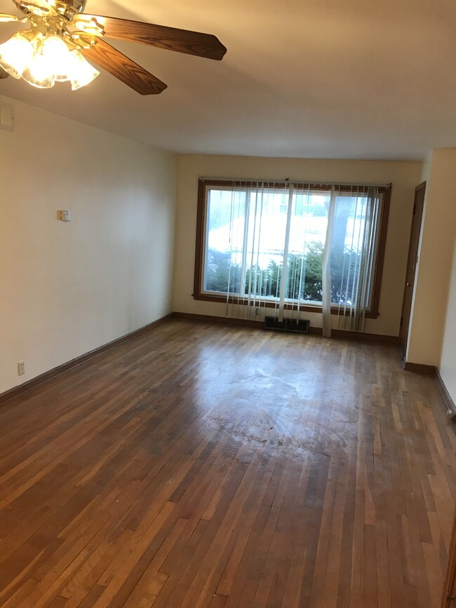 Foto del edificio - 8223 W North Ave
