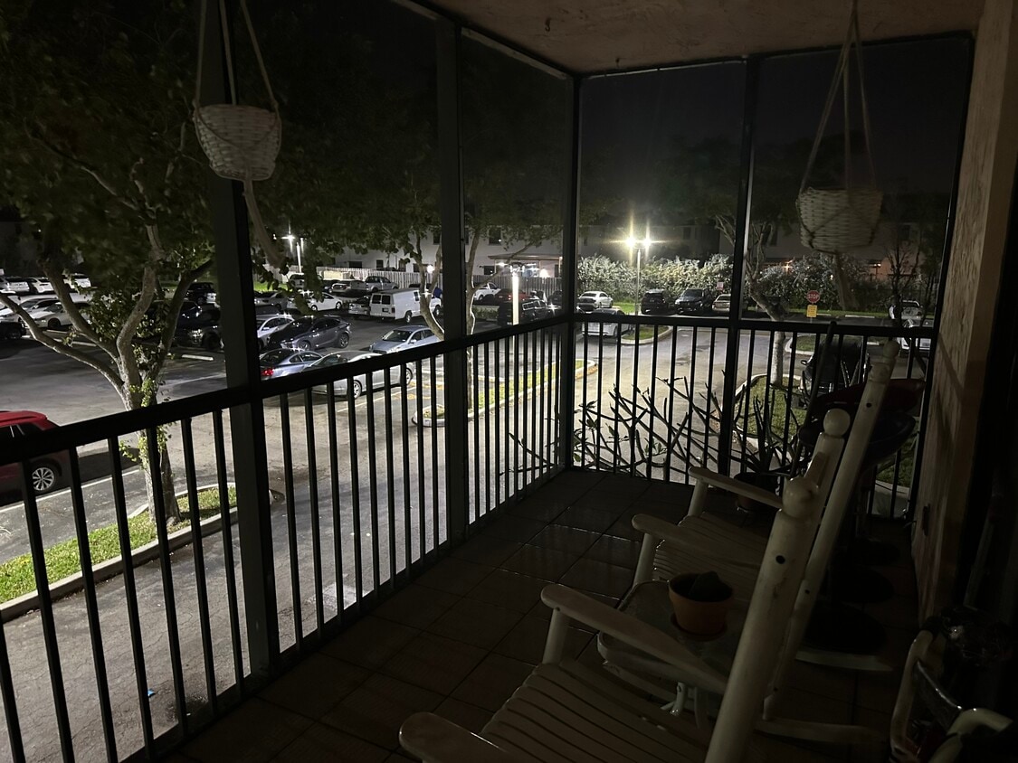 20860 San Simeon Way Unit 209, Miami, FL 33179 Condo for Rent in