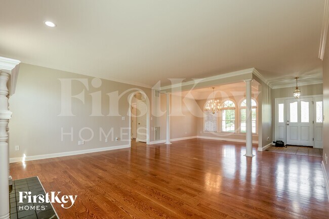 Foto del edificio - 121 Sawgrass Ln N