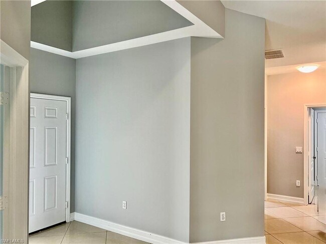 Foto del edificio - 8153 Sanctuary Dr