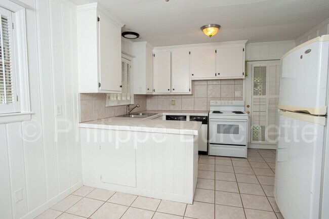 Foto del edificio - Charming 3-Bedroom Home for Rent in Durham...