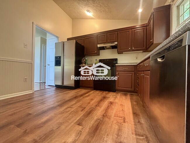 Building Photo - 20925 Shakespeare Dr