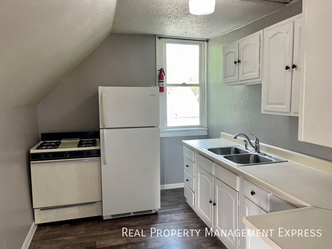 Foto del edificio - 425-427 S Prairie Ave-425