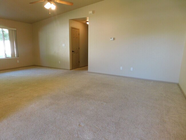 Foto del edificio - Home in Cottonwood Sub-Division