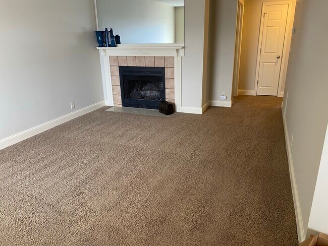New carpet and paint through out - 1822 Knox St