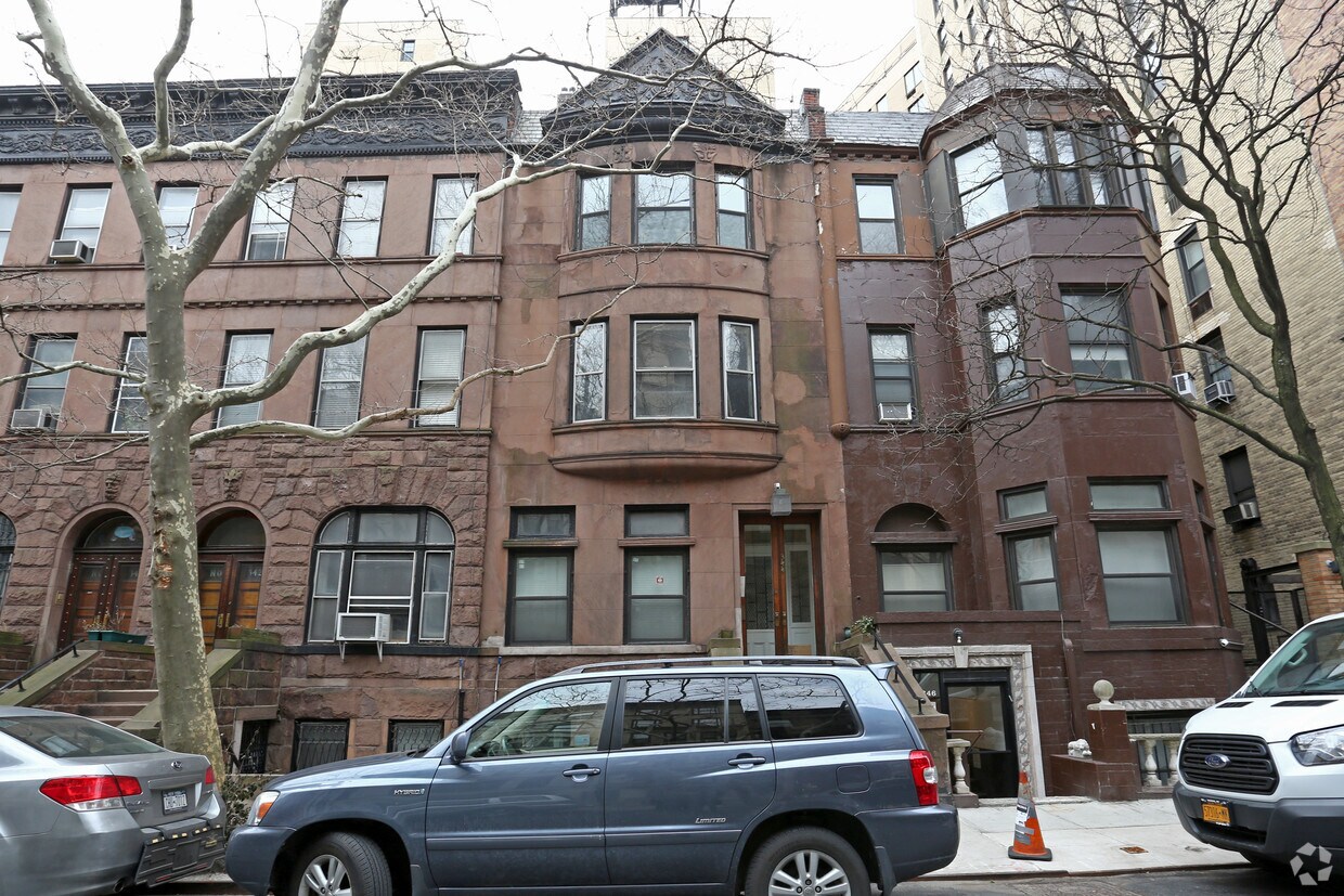 Building Photo - 344 W 84th St