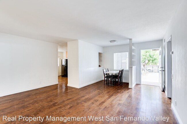 Foto del edificio - 4 br, 2 bath House - 8366 Tampa Ave