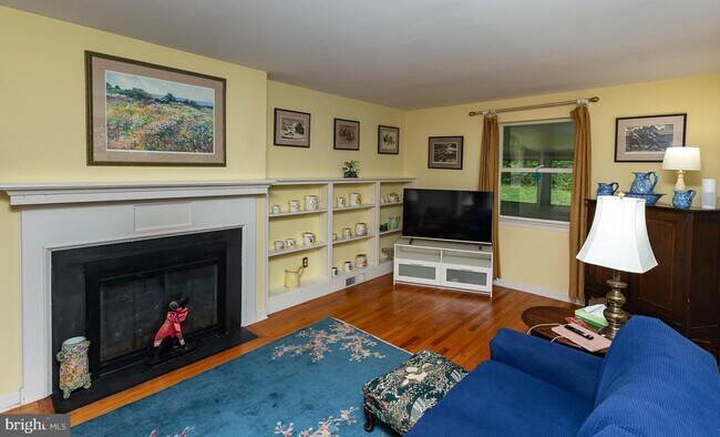 Foto del edificio - 2031 Montgomery Ave