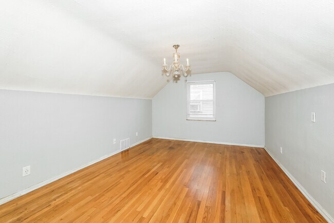 Foto del edificio - 4914 Lincoln Ave