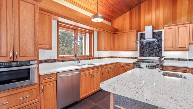 Building Photo - 5203 N Mulvaney Ct