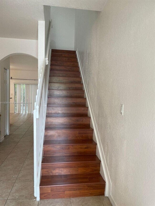 Foto del edificio - 4911 SW 140th Terrace