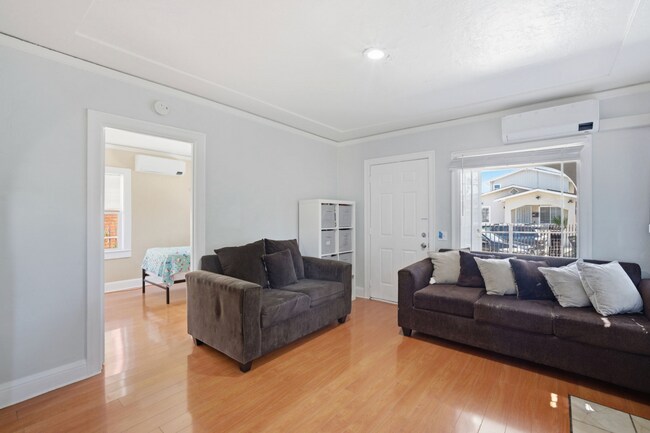 Foto del edificio - 5745 Holway Ct