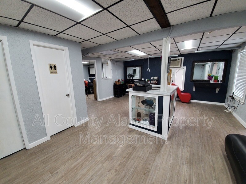 Foto del edificio - 1327 Quintana