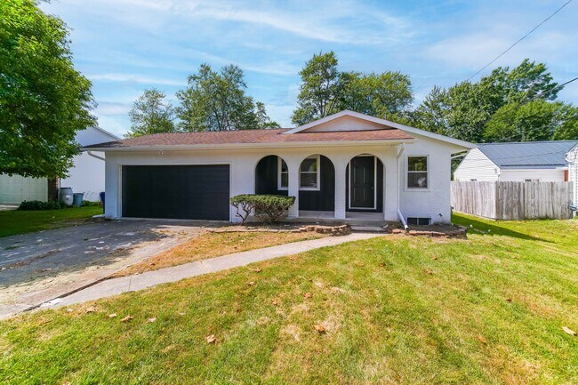 Building Photo - 4871 Glenburn Ave