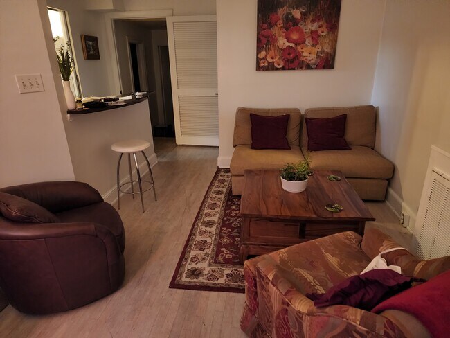 Foto del edificio - 809 Caroline St