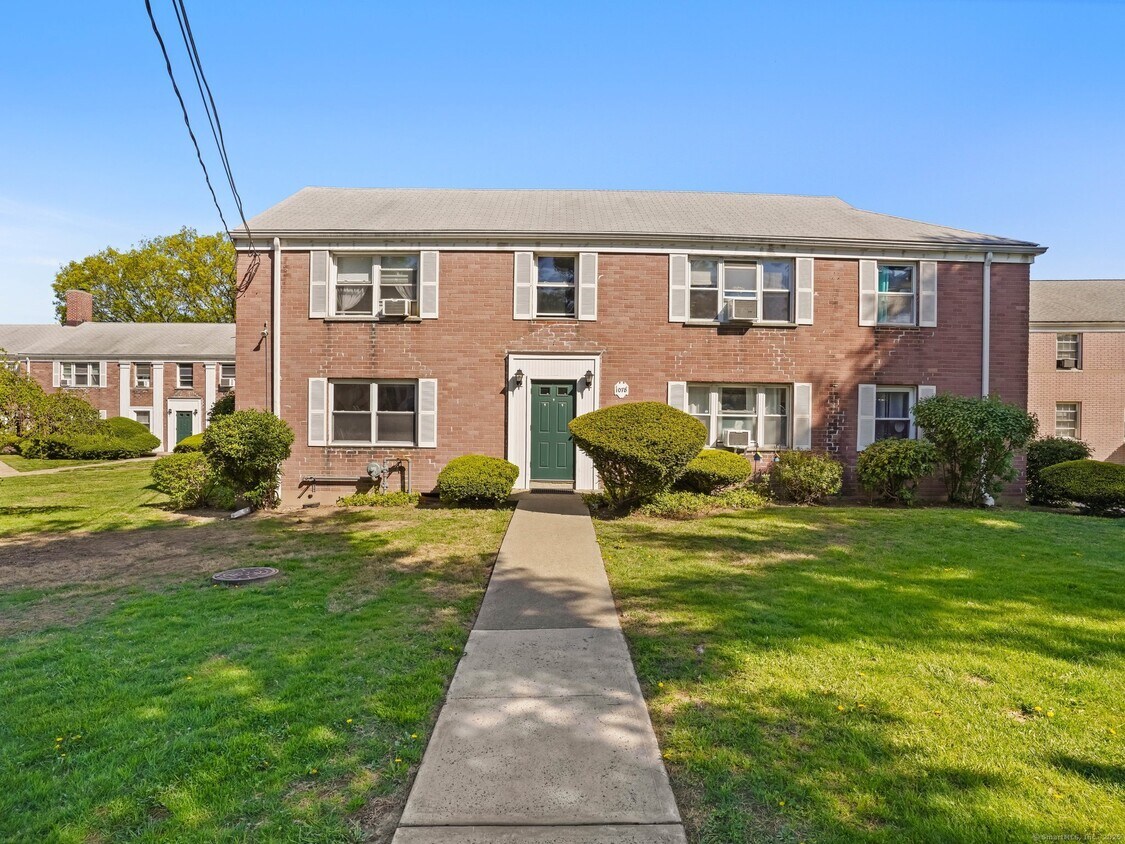 Primary Photo - 1078 E Main St