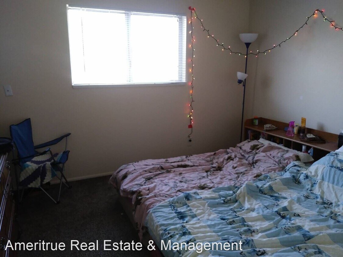 Building Photo - 373 E 650 N