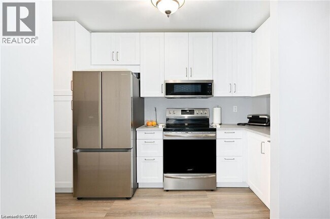 Photo du bâtiment - 8 Buss Ct