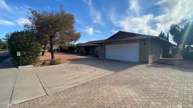 Foto del edificio - 6823 W Union Hills Dr