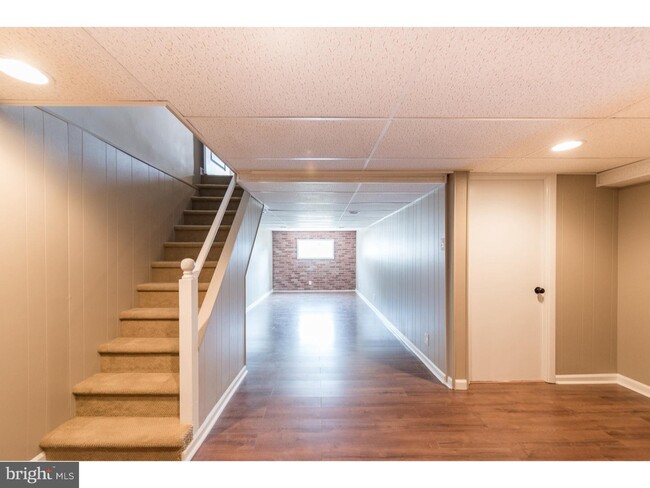 Building Photo - 409 Terravilla Ln