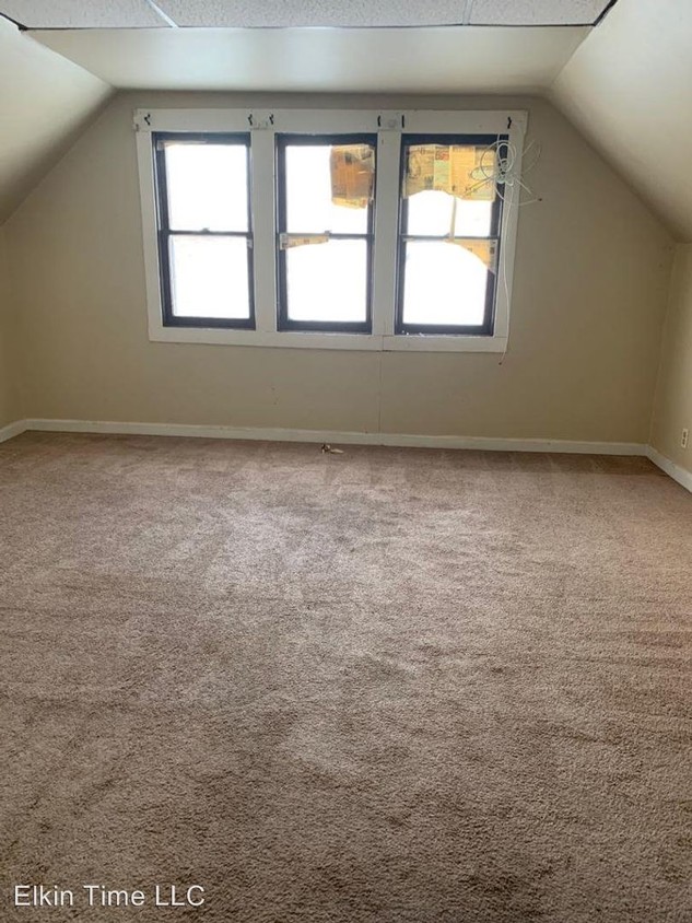 Building Photo - 3 br, 1 bath House - 132 Erb St