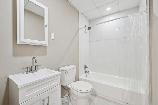 Photo - 2110 Orthodox St Apartment