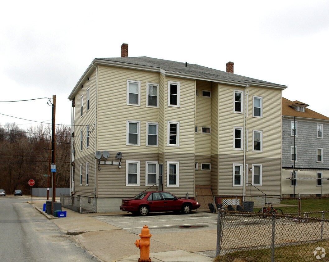 Building Photo - 456 Fairmount St