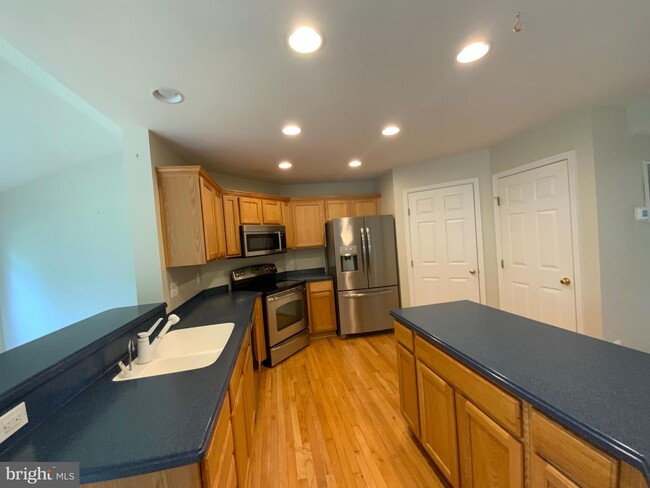 Building Photo - 11701 Fort Lee Dr