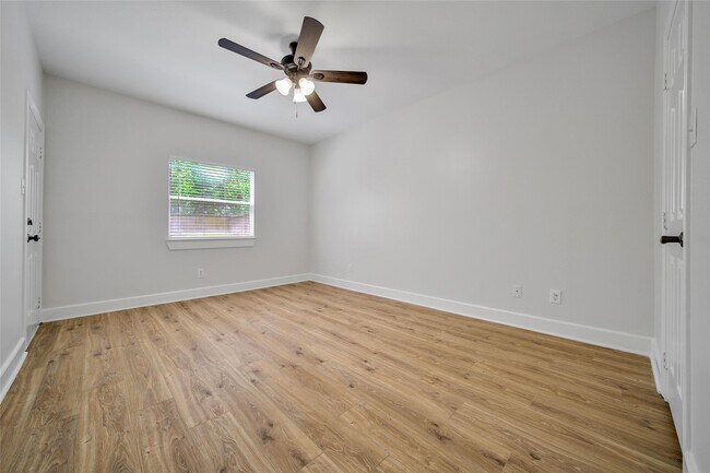 Foto del edificio - 5341 Kiam St