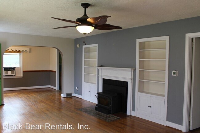 Building Photo - 3 br, 1 bath House - 11 Hibriten Drive