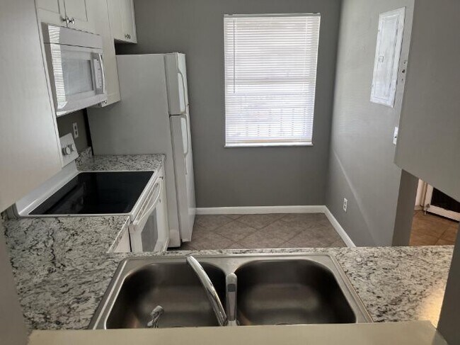 Foto del edificio - 3171 SE Aster Ln