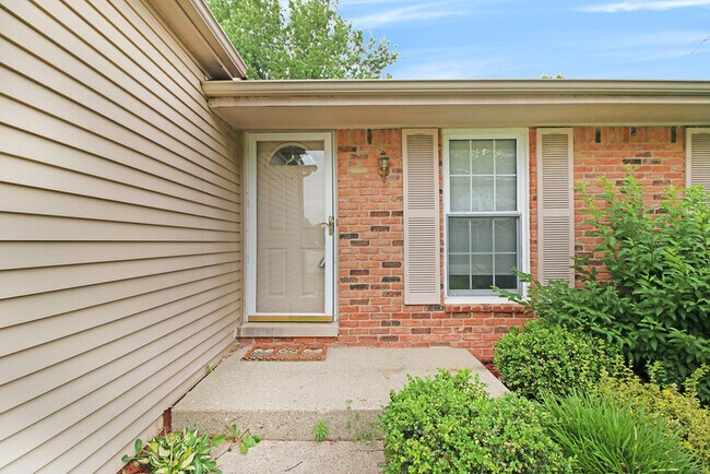 Building Photo - 42038 Cherry Hill Rd