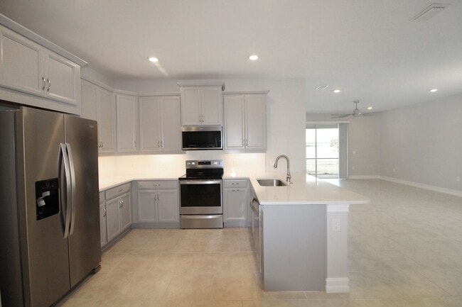 Building Photo - Palencia Annual Villa for Rent