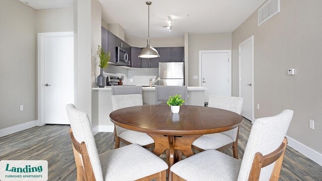 Foto del edificio - 1000 S Broadway