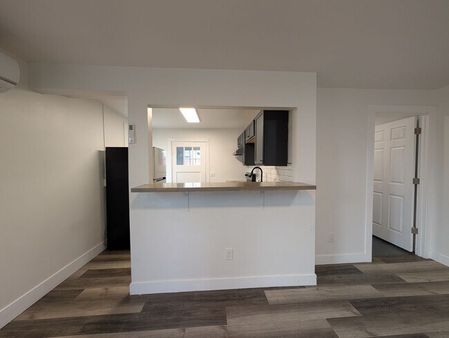 Foto del edificio - NW 9th &amp; Furnish Duplex