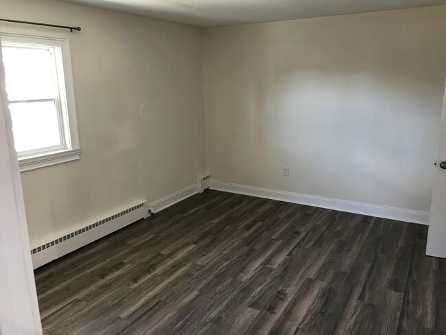 Building Photo - 1322 US-34