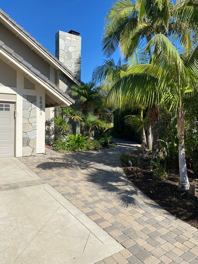 Entry - 24341 Caracas St